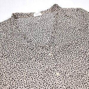 LE LIS COLLECTION Women's Size S Cheetah Print Short Sleeve Tie Front Blouse Top